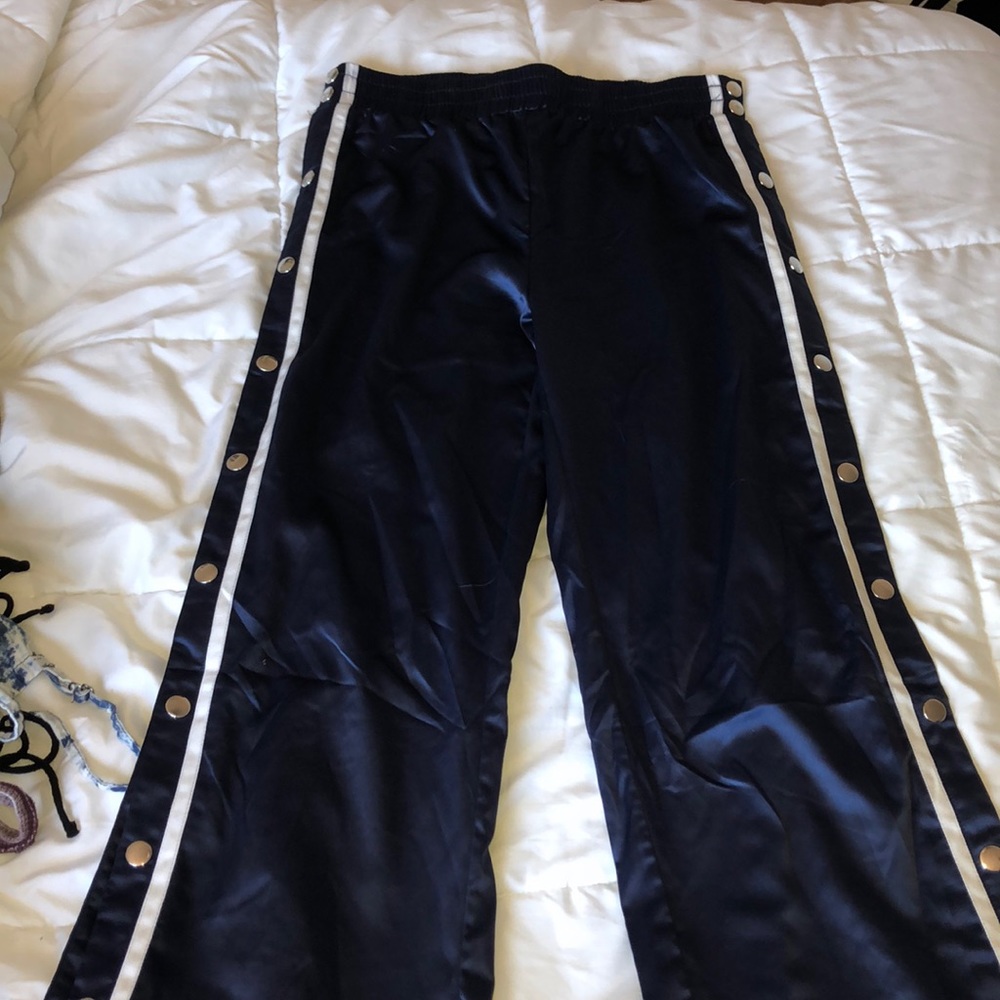 Snap up pants !